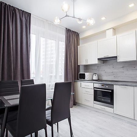 Appartamento Аркадия.Новая Квартира В 32 Жемчужине!!! Odessa Esterno foto