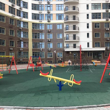 Appartamento Аркадия.Новая Квартира В 32 Жемчужине!!! Odessa Esterno foto