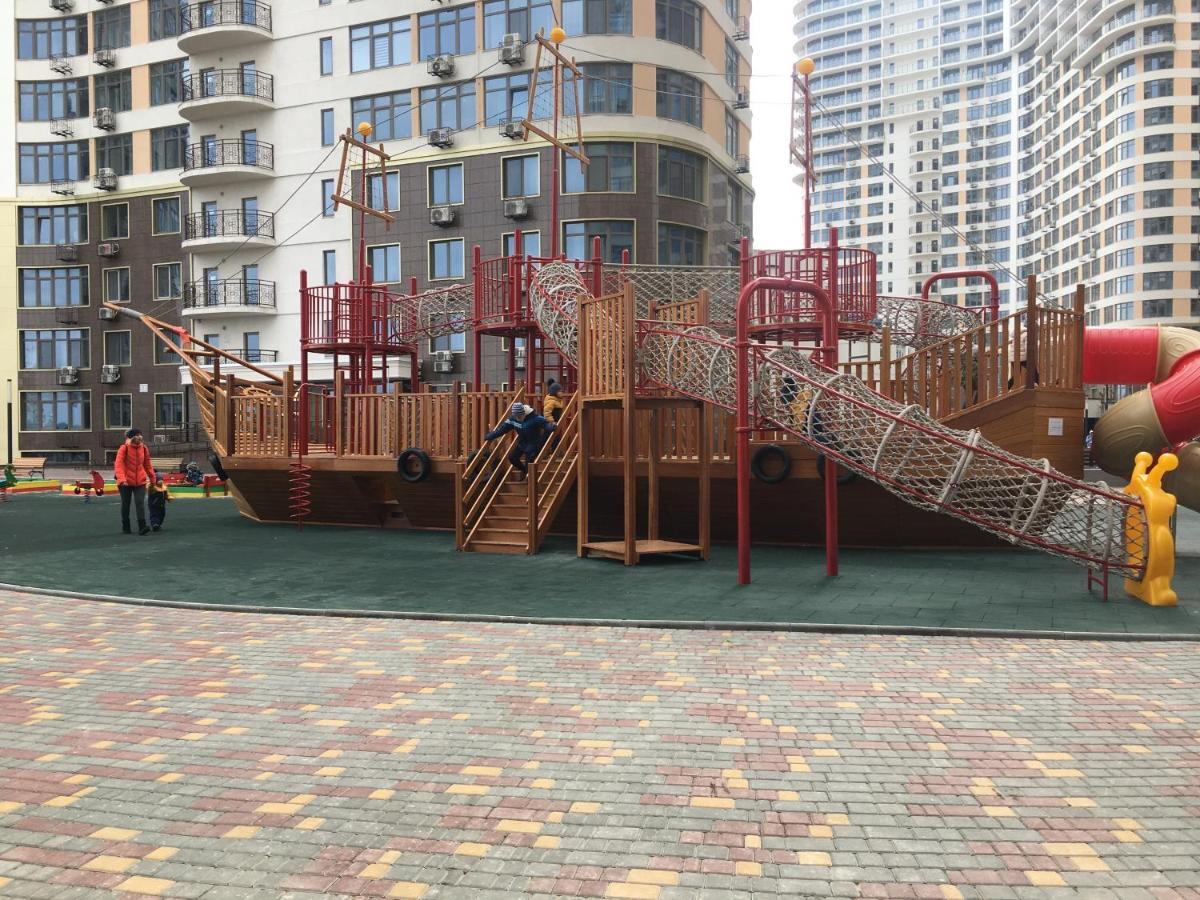 Appartamento Аркадия.Новая Квартира В 32 Жемчужине!!! Odessa Esterno foto